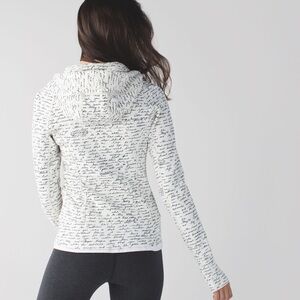 FLAWED Lululemon Scuba Hoodie II
Manifesto Script Ghost Black / Ghost